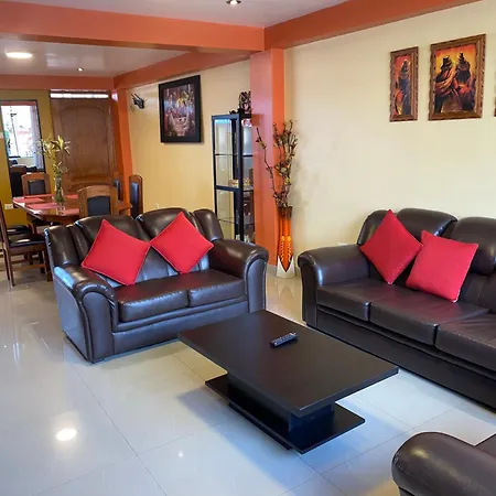 Adriano'S Deluxe Apartments 2
